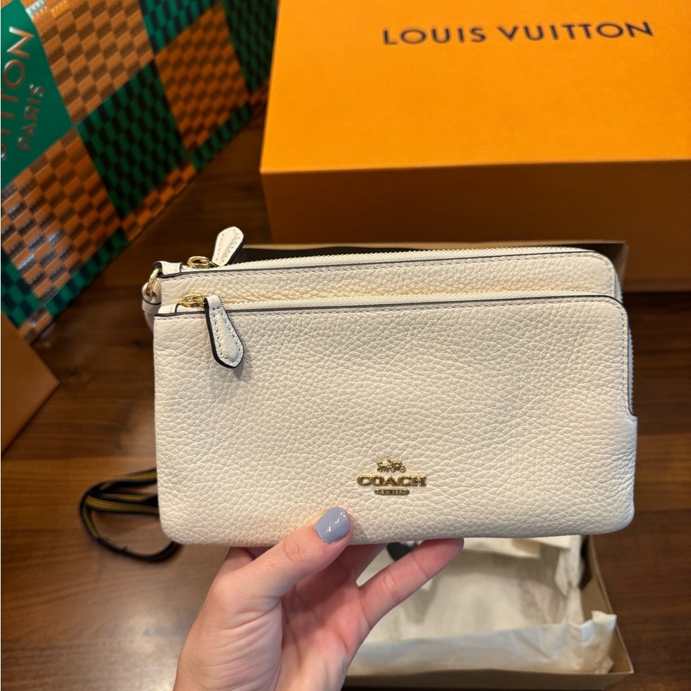 NWT Coach White Pebbled Double Zipper Wallet / Wristlet